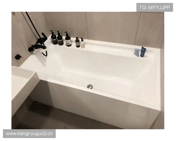 陈芋汐家里浴缸有多大？估计比我家一整间客厅还夸张吧！