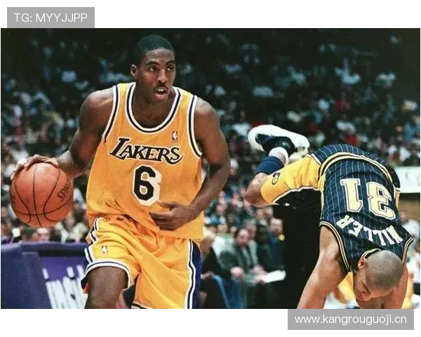 埃迪·琼斯无球跑动强化进攻空间提升球队整体得分效率